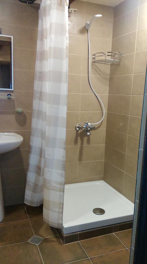 Low Budget Room With King Size Bed Tbilisi Ngoại thất bức ảnh